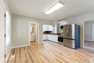 Building Photo - 6405 SE 144th Ln