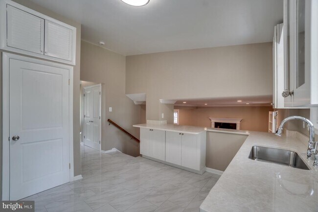Building Photo - 8302 Rambler Dr