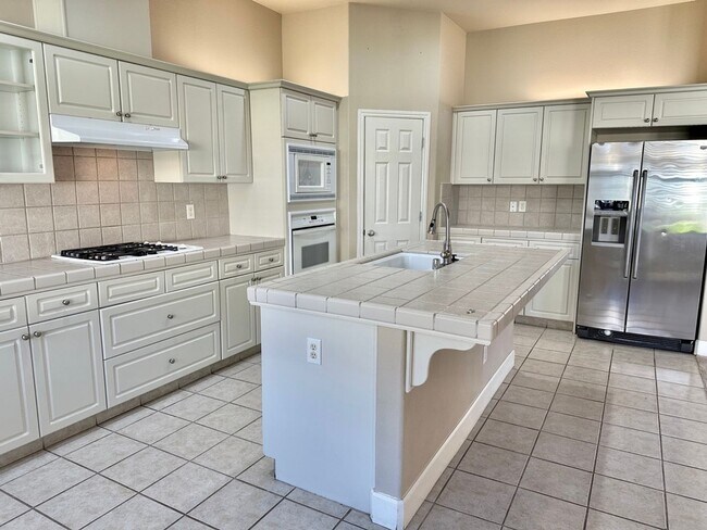 Foto del edificio - $2,295 Locan & Gettysburg, 4 Bedroom Home - Rialto Ave, Clovis