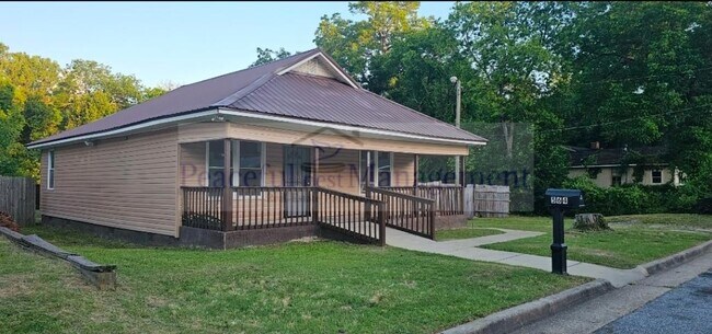 Foto del edificio - 564 Chesterfield Ave