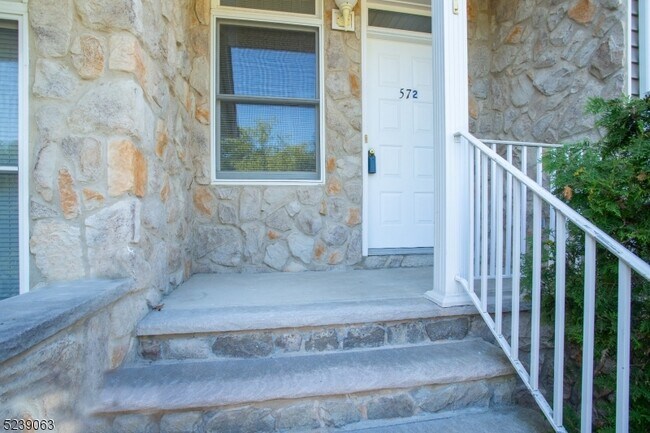 Foto del edificio - 578 Old Dover Rd