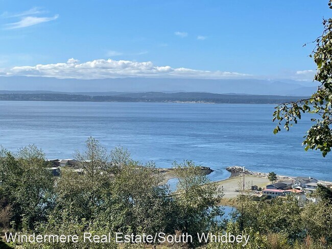 Building Photo - 2 br, 2 bath House - 3564 Marine View Dr