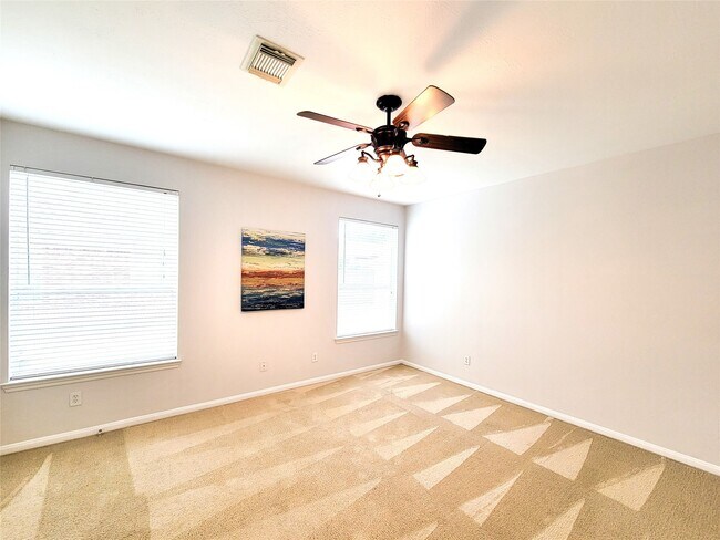Foto del edificio - 17715 Laguna Trail Dr