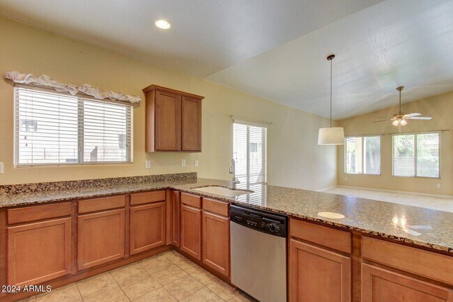 Foto del edificio - 12129 W Ironwood St