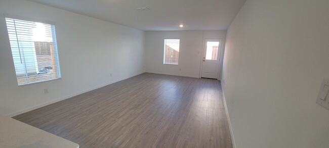 Building Photo - NEWLY BUILT 3 bedroom 2.5 Bath *1.5 MONTHS...
