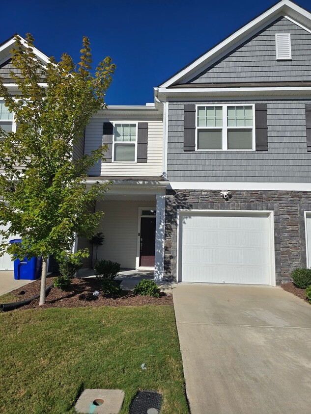 Primary Photo - Modern 3-Bedroom Townhome in Copley Farms,...