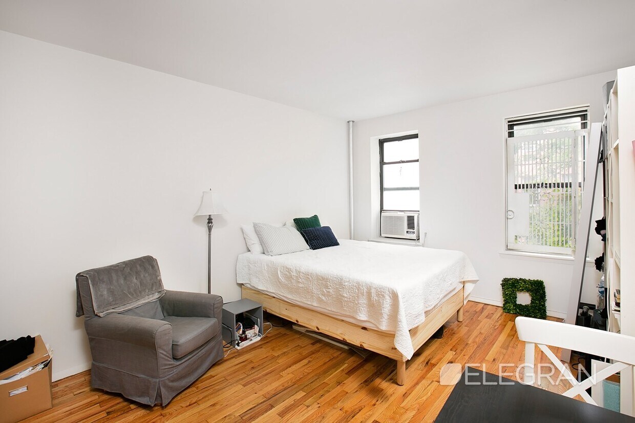 Foto del edificio - 235 E 82nd St