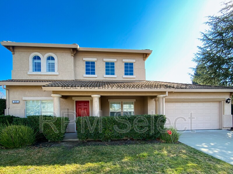 Foto principal - 523 Cascade Dr