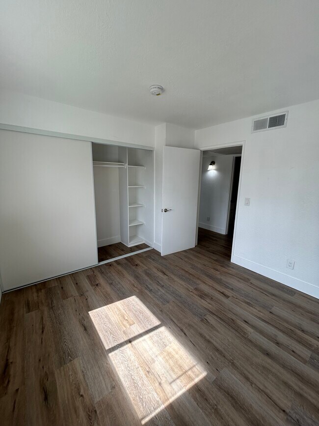 Foto del edificio - 1500 E Kay St