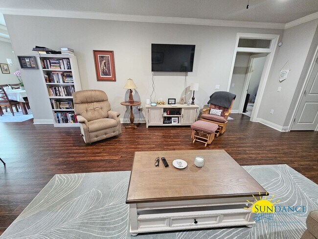 Building Photo - Beautiful 3-Bedroom Home Near Navarre’s Pr...