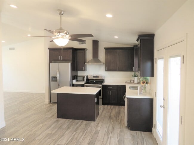 Foto del edificio - 2156 E Jerome Ave