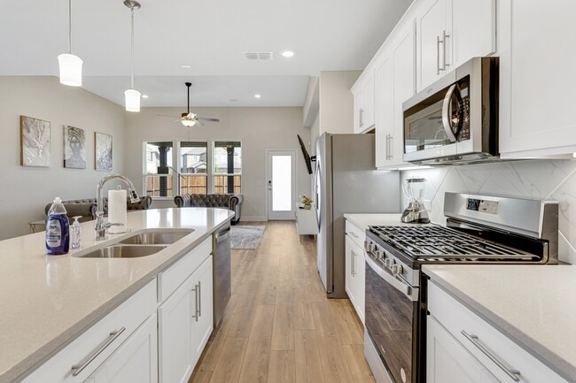 Building Photo - 741 Creekwater Ln