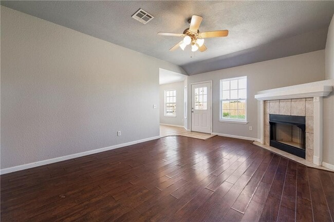 Building Photo - 520 Dewberry Ln