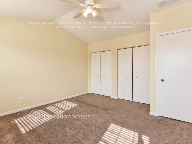 Building Photo - 6801 Desert Dr