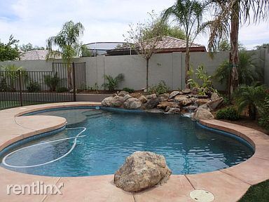 Building Photo - 4 br, 2 bath House - 725 W Aviary Way