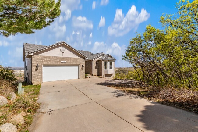 Building Photo - 5211 Bancroft Heights