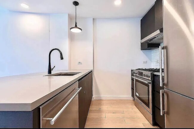 Building Photo - 1418 30th Ave