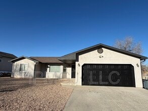 Building Photo - 377 S Redlands Rd