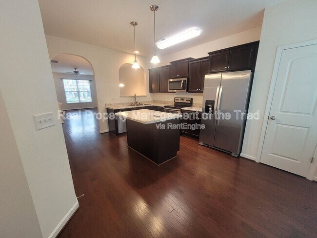Foto del edificio - 5328 Farm House Trail