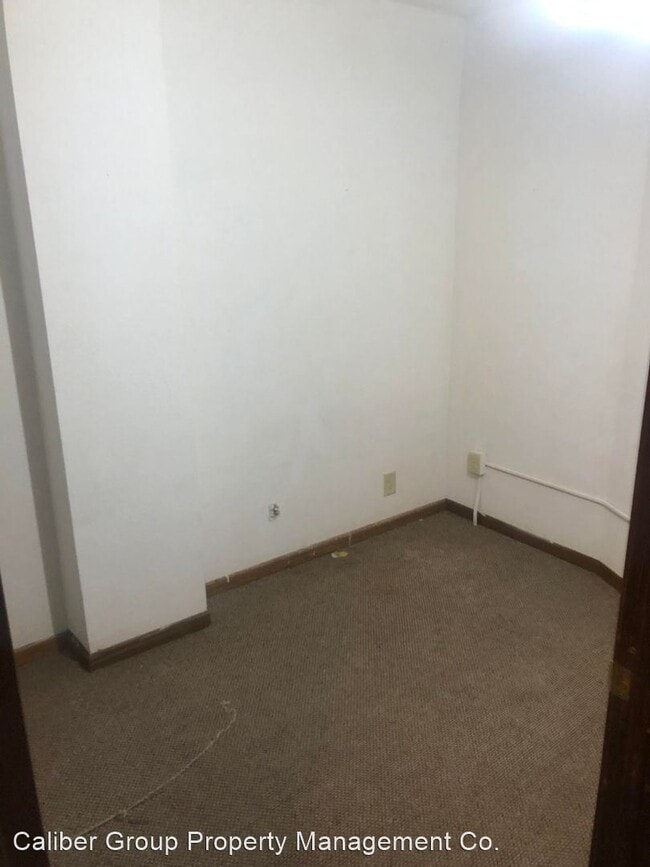 Foto del edificio - 4 br, 2 bath House - 930 W 3rd St