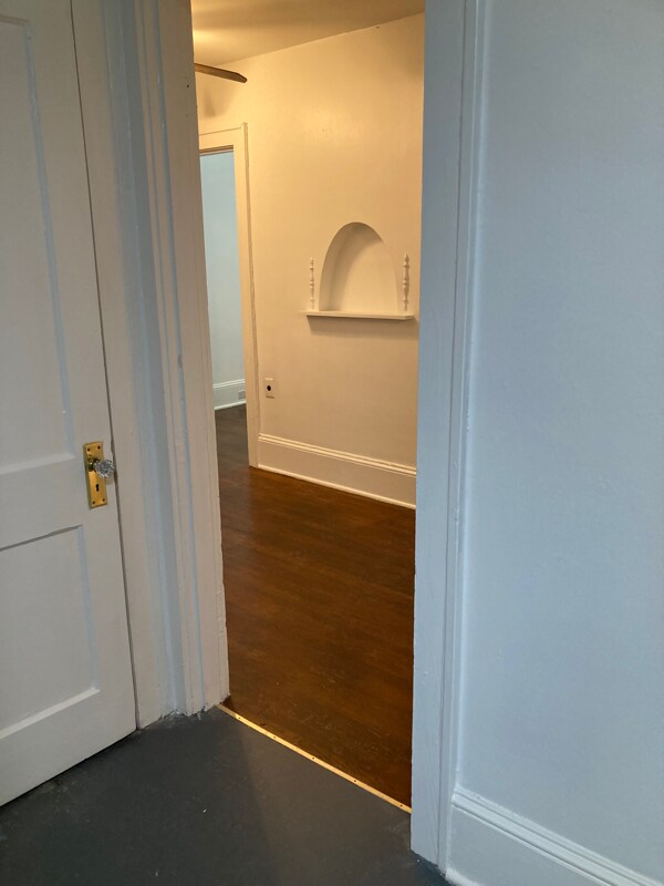 Primary Photo - 301 W G St