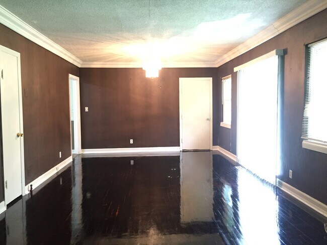 Foto del edificio - 1910 Baugh St NE