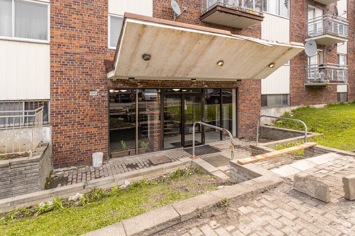 Photo du bâtiment - 11595 Rue Saint-Évariste