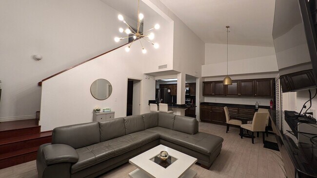 Building Photo - Studio Townhome in Scottsdale
