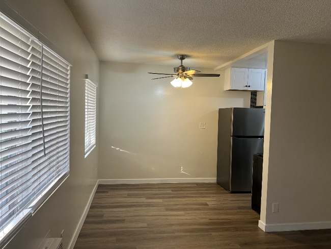 Foto del edificio - 1193 N Ardmore Ave