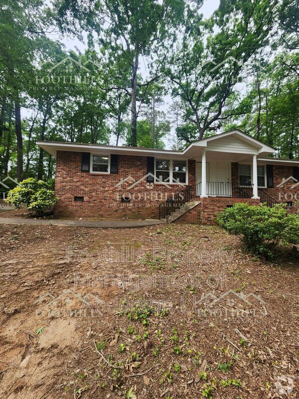 Building Photo - 413 Spring Park Dr