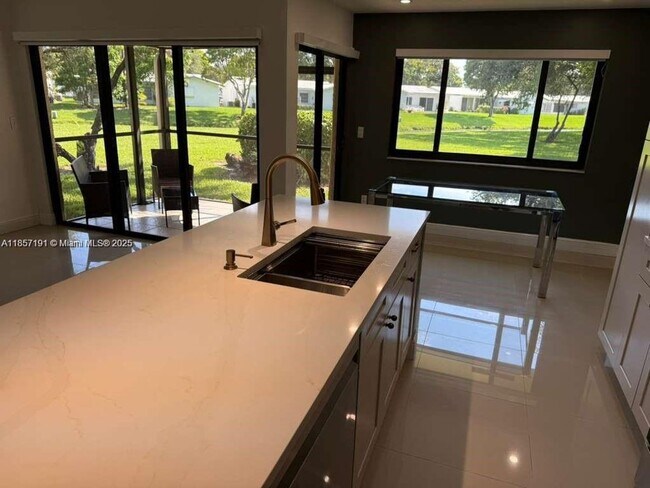 Foto del edificio - 8148 NW 17th Manor