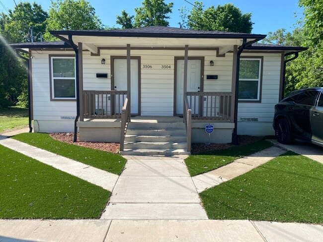 Modern and Affordable 2/1 just 10 mins, Uptown, Downtown, Deep Ellum, and the Arboretum! - 3506 Mingo St Apartments