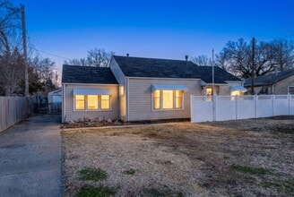 Building Photo - 3604 W Central Ave