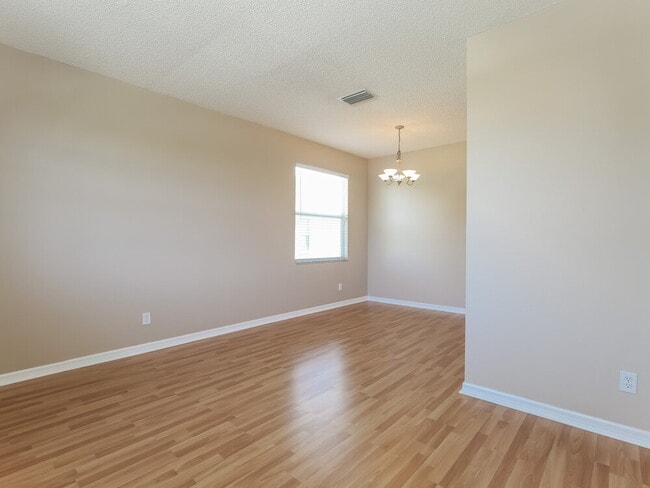 Building Photo - 18233 Brookpark Dr