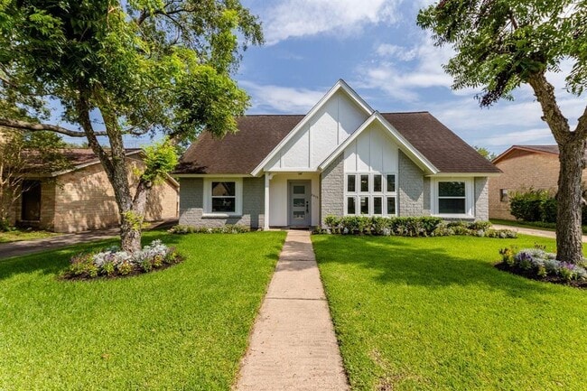Building Photo - 2815 Field Line Dr