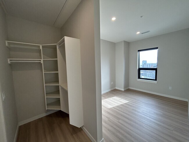 Building Photo - 5616-5616 South St