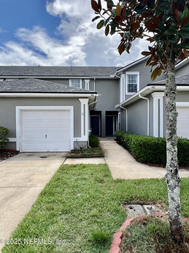 Primary Photo - 466 Scrub Jay Dr