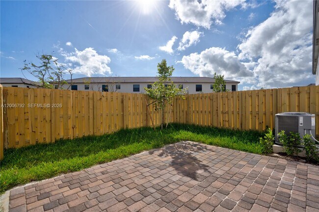 Foto del edificio - 23517 SW 129th Ave