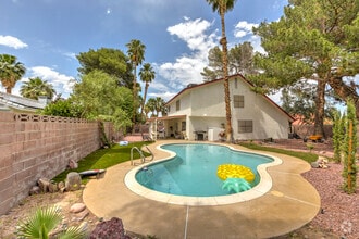 Building Photo - 4371 Flandes St