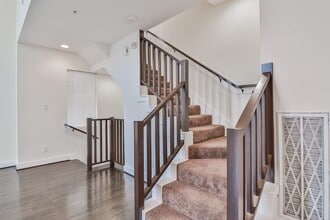 Building Photo - 4403 Austin St