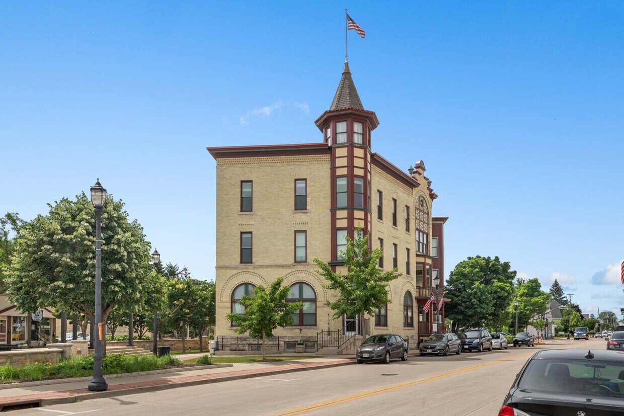 Hotel Grafton Apartments Apartments in Grafton, WI