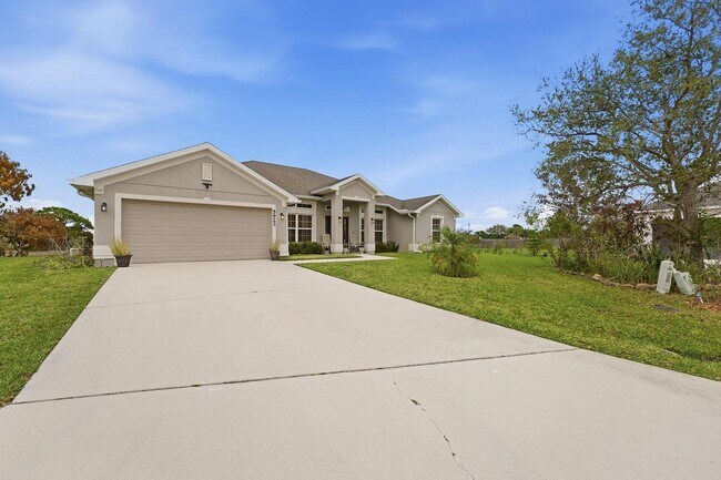 Foto del edificio - 5923 NW Brianna Ct