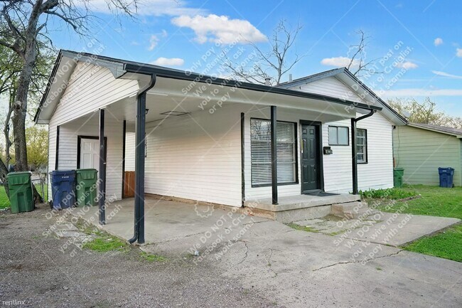 Building Photo - 3 br, 1 bath House - 701 Alto Dr