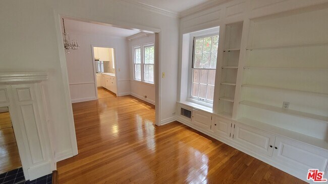 Building Photo - 400 S Madison Ave