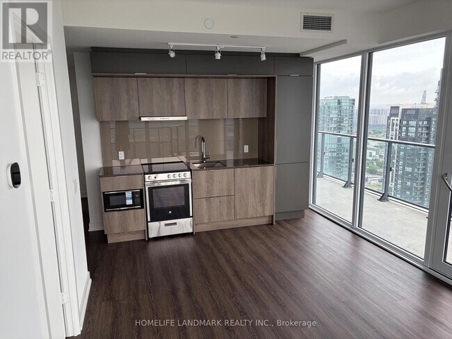 Photo du bâtiment - 448 Burnhamthorpe Rd W