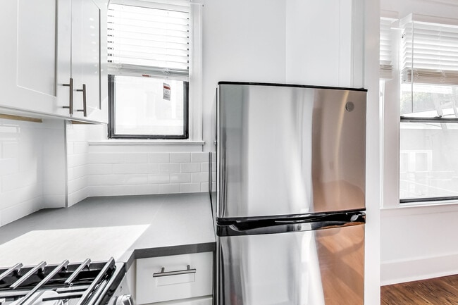 Building Photo - 795 Pine St