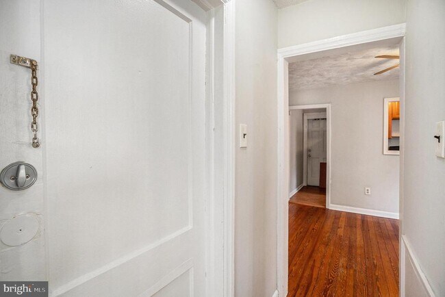 Foto del edificio - 404 E Jefferson St