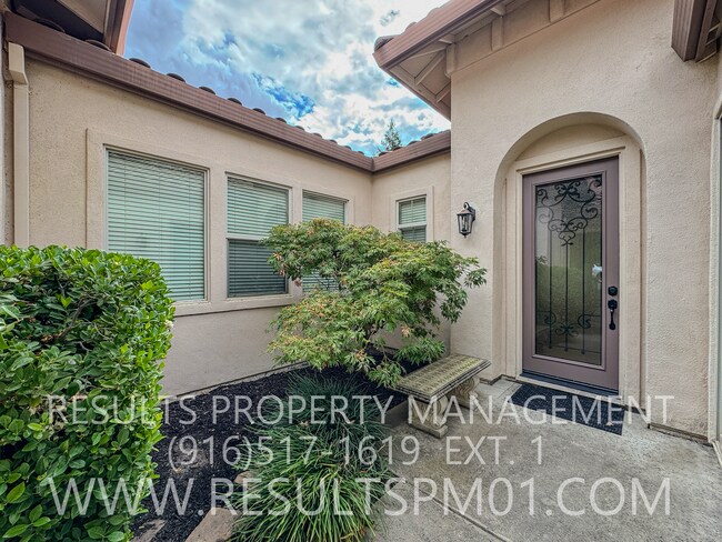 Foto del edificio - Luxury Whitney Oaks Retreat – Private Gated Community in Rocklin