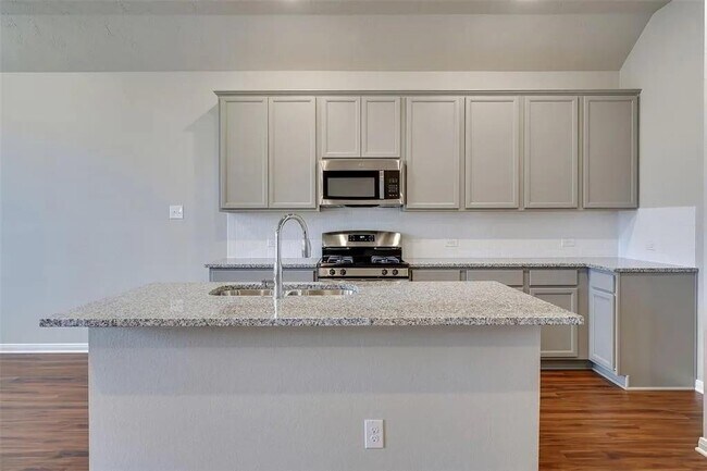 Building Photo - 1119 Tomball Downs Dr