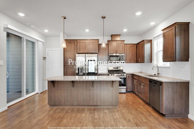 Foto del edificio - Luxury Four Bedroom Home in Reed's Crossing - DEPOSIT SPECIAL